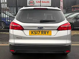 Used 2017 Ford Focus Style Silver - Interior and Exterior details 8