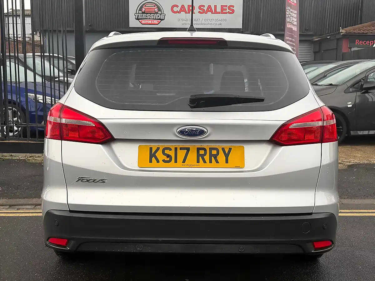 Used 2017 Ford Focus Style Silver - Interior and Exterior details 8
