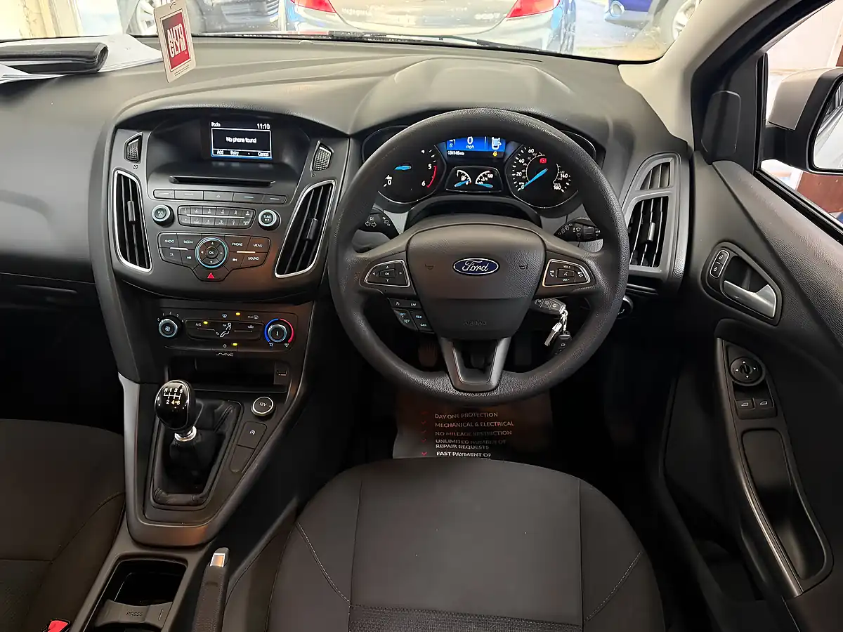 Used 2017 Ford Focus Style Silver - Interior and Exterior details 9