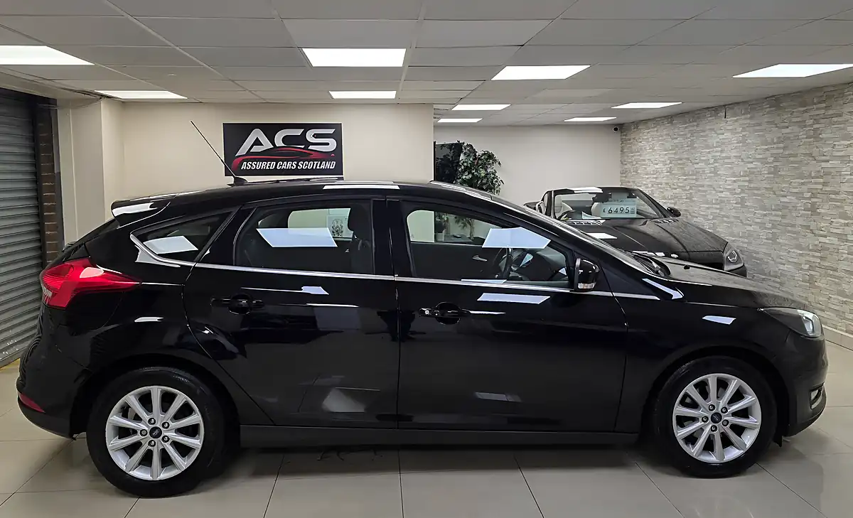 Used 2017 Ford Focus Titanium Black - Interior and Exterior details 13