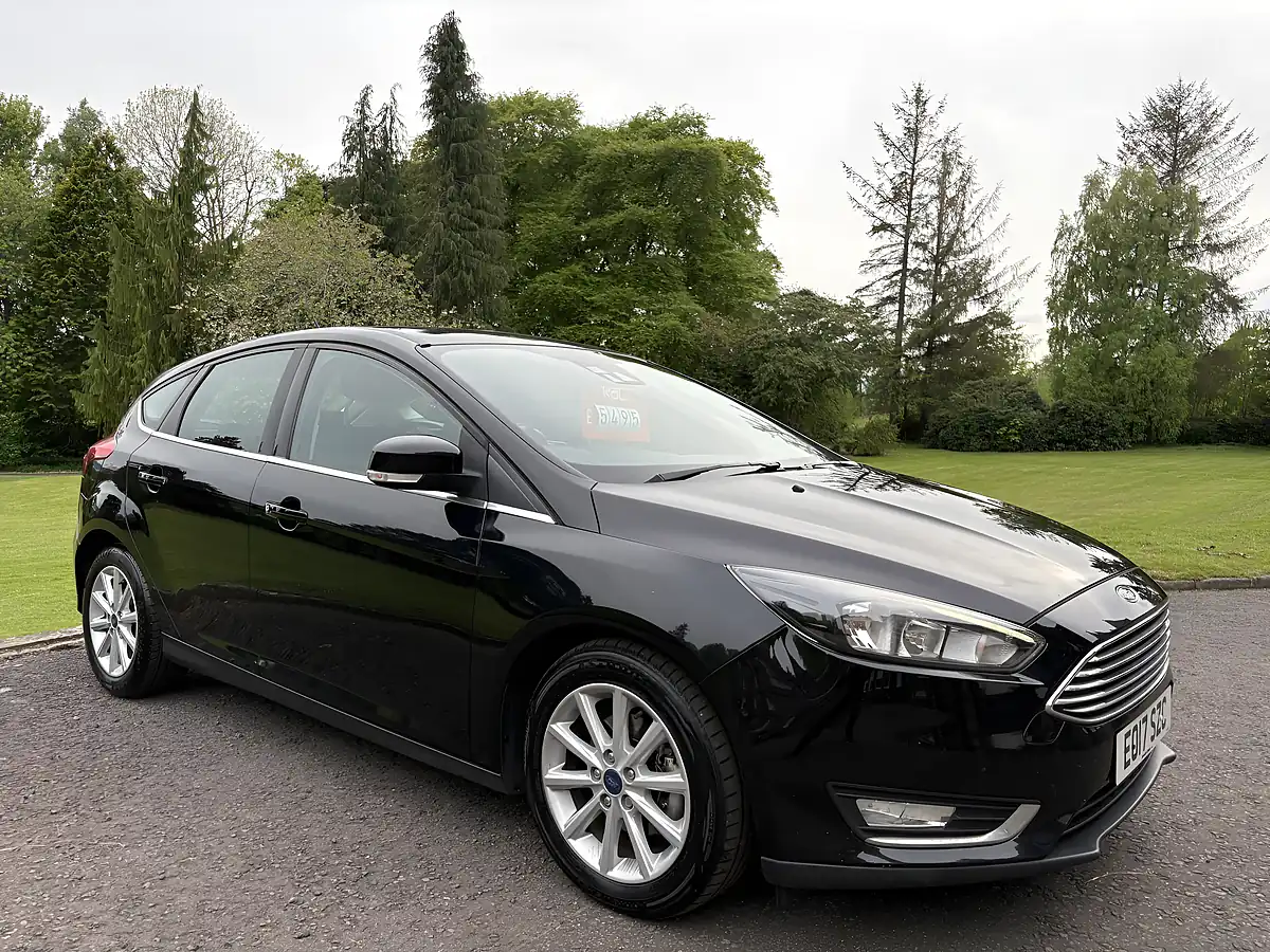 Used 2017 Ford Focus Titanium Black - Interior and Exterior details 4
