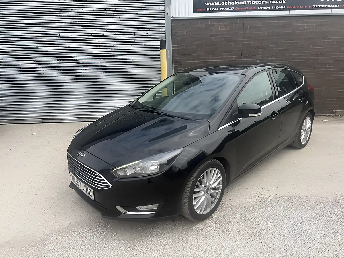 Used 2017 Ford Focus Titanium Black - Interior and Exterior details 5