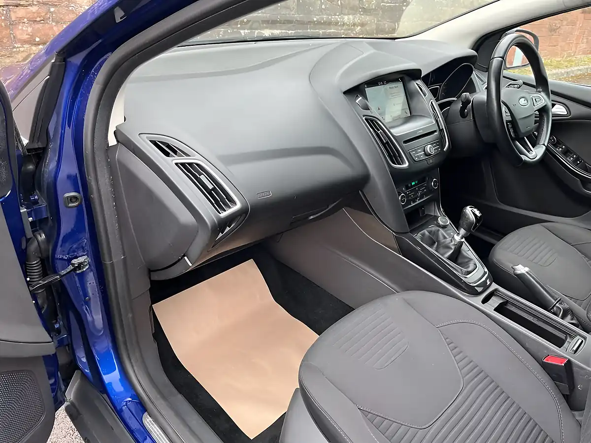 Used 2017 Ford Focus Titanium Blue - Interior and Exterior details 10