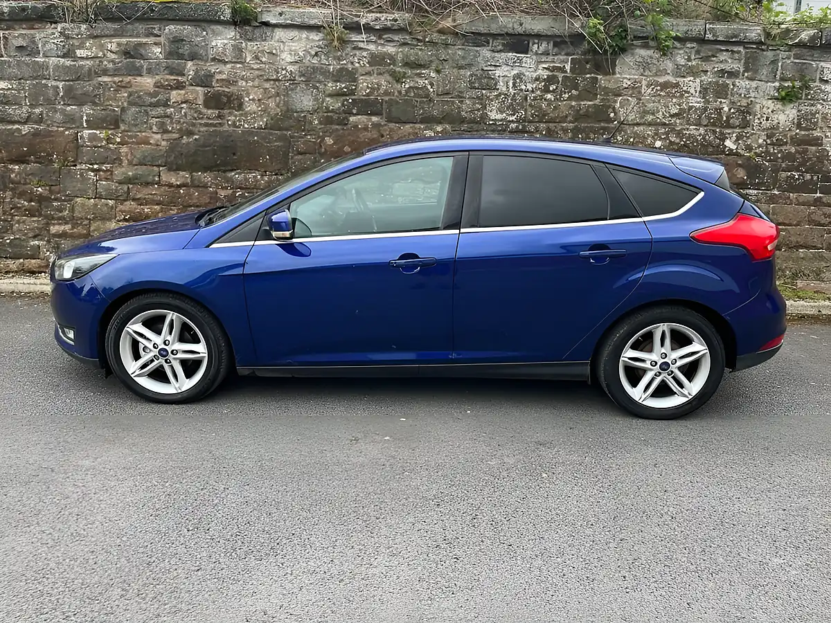 Used 2017 Ford Focus Titanium Blue - Interior and Exterior details 4