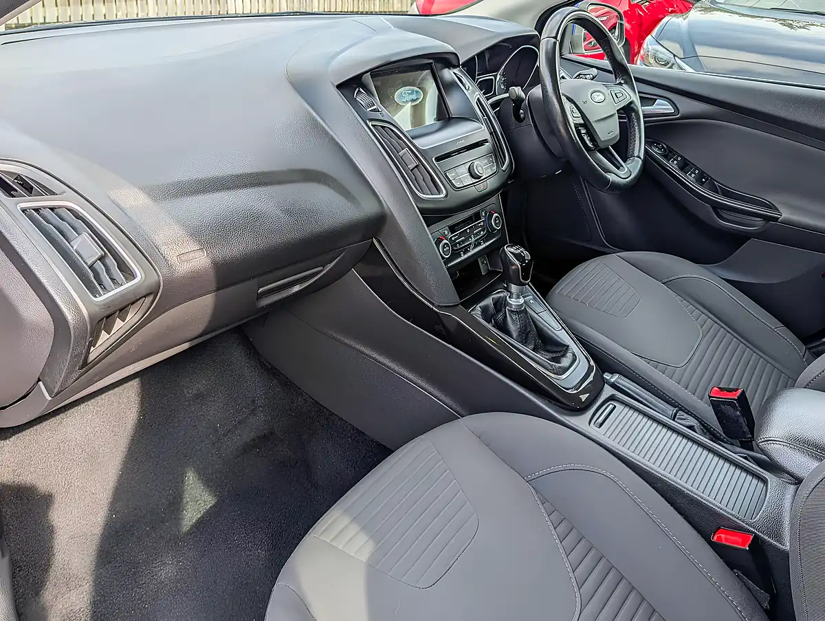 Used 2017 Ford Focus Titanium Blue - Interior and Exterior details 10