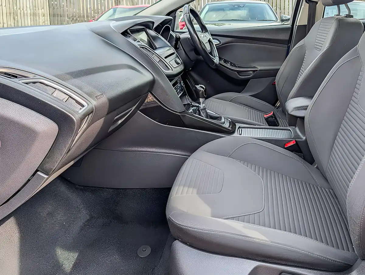 Used 2017 Ford Focus Titanium Blue - Interior and Exterior details 18