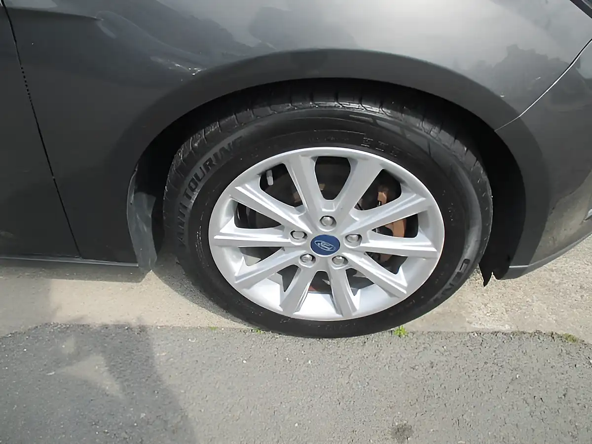 Used 2017 Ford Focus Titanium Grey - Interior and Exterior details 7