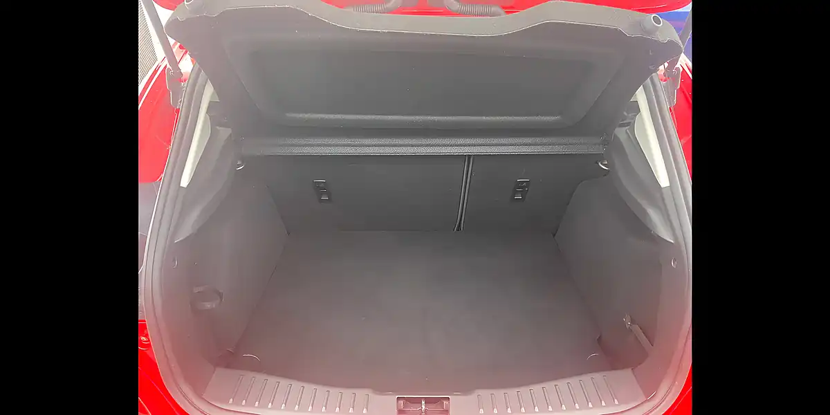 Used 2017 Ford Focus Titanium Red - Interior and Exterior details 10