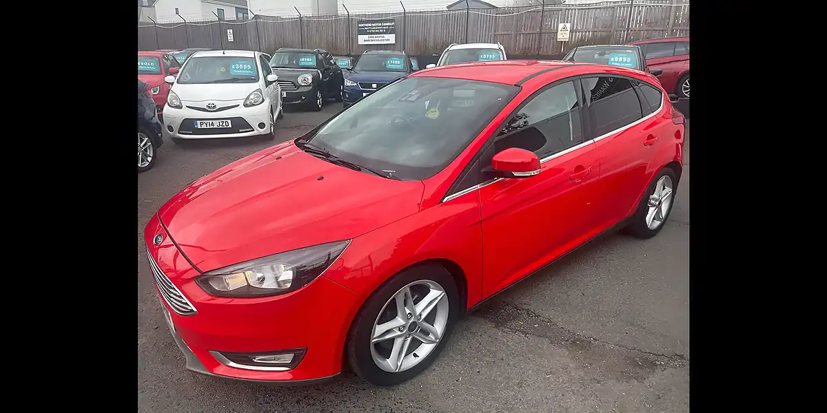 Used 2017 Ford Focus Titanium Red - Interior and Exterior details 7