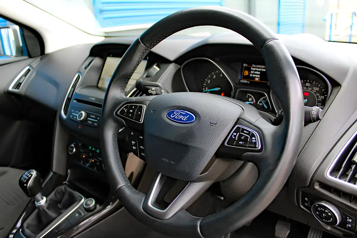 Used 2017 Ford Focus Titanium Silver - Interior and Exterior details 13