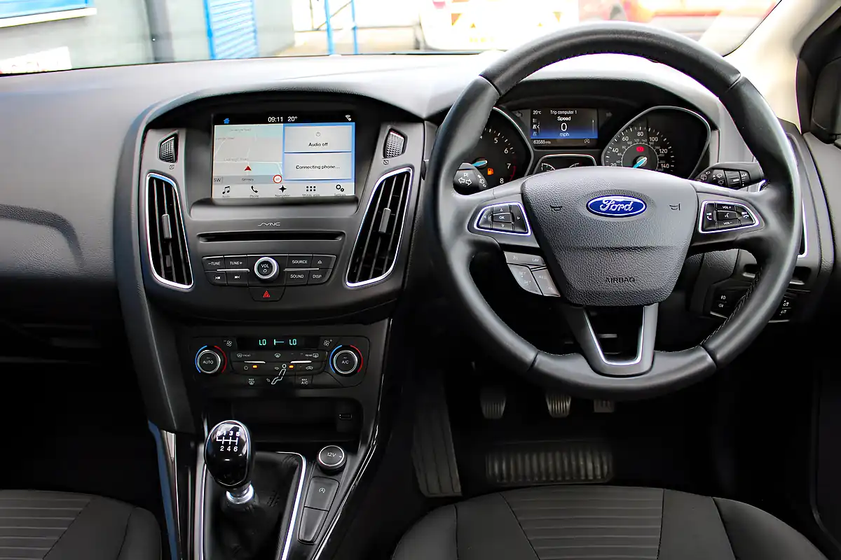 Used 2017 Ford Focus Titanium Silver - Interior and Exterior details 14