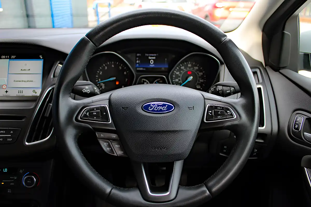 Used 2017 Ford Focus Titanium Silver - Interior and Exterior details 18