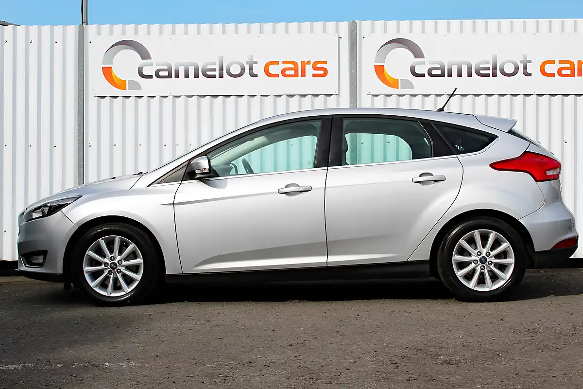 Used 2017 Ford Focus Titanium Silver - Interior and Exterior details 4