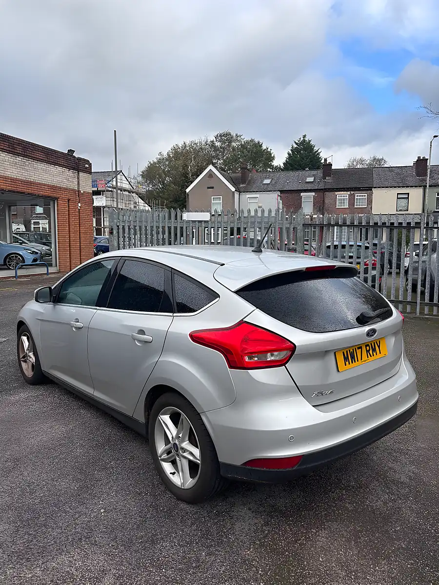 Used 2017 Ford Focus Titanium Silver - Interior and Exterior details 5