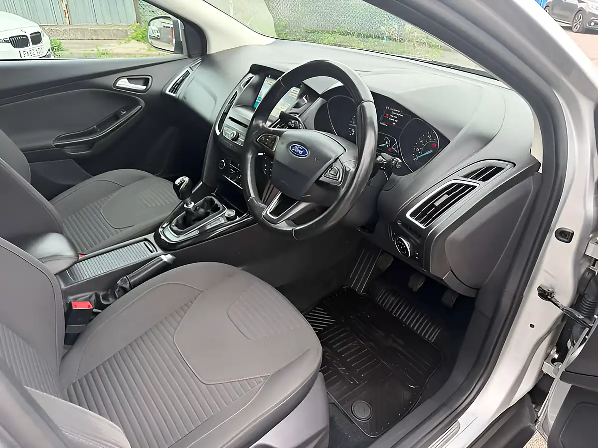 Used 2017 Ford Focus Titanium Silver - Interior and Exterior details 14