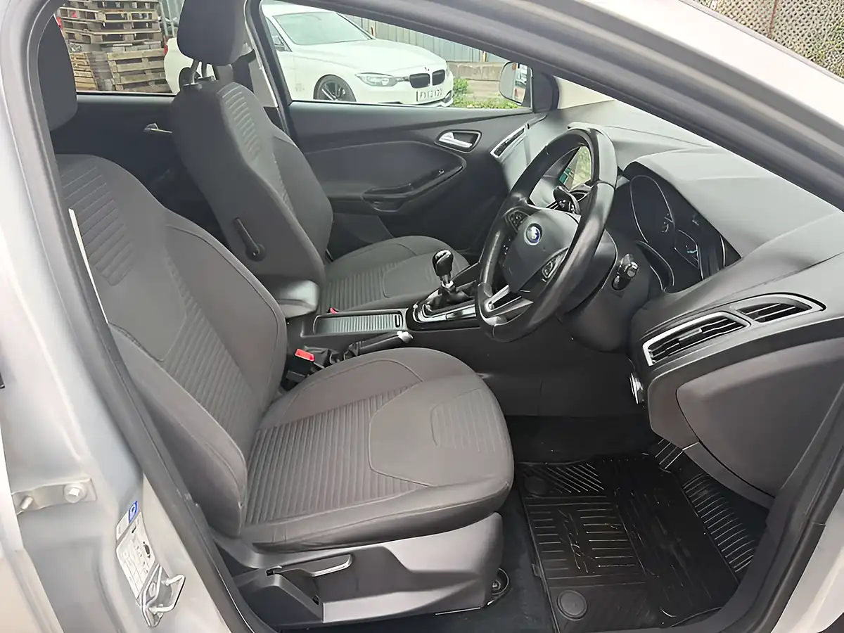 Used 2017 Ford Focus Titanium Silver - Interior and Exterior details 15
