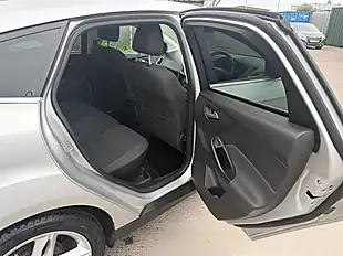 Used 2017 Ford Focus Titanium Silver - Interior and Exterior details 16