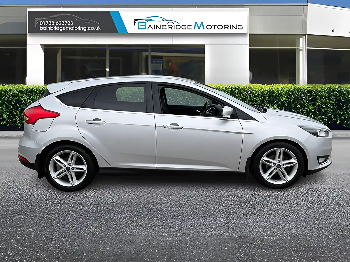 Used 2017 Ford Focus Titanium Silver - Interior and Exterior details 2
