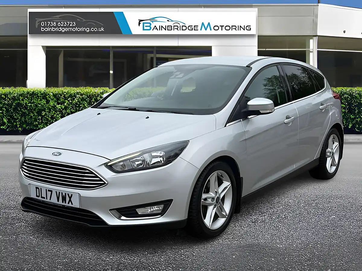 Used 2017 Ford Focus Titanium Silver - Interior and Exterior details 7