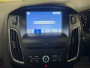 Used 2017 Ford Focus Titanium White - Interior and Exterior details 6