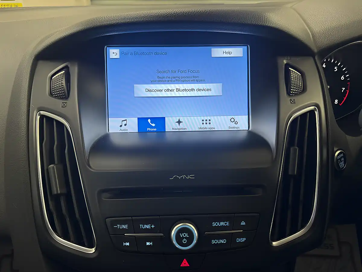 Used 2017 Ford Focus Titanium White - Interior and Exterior details 6