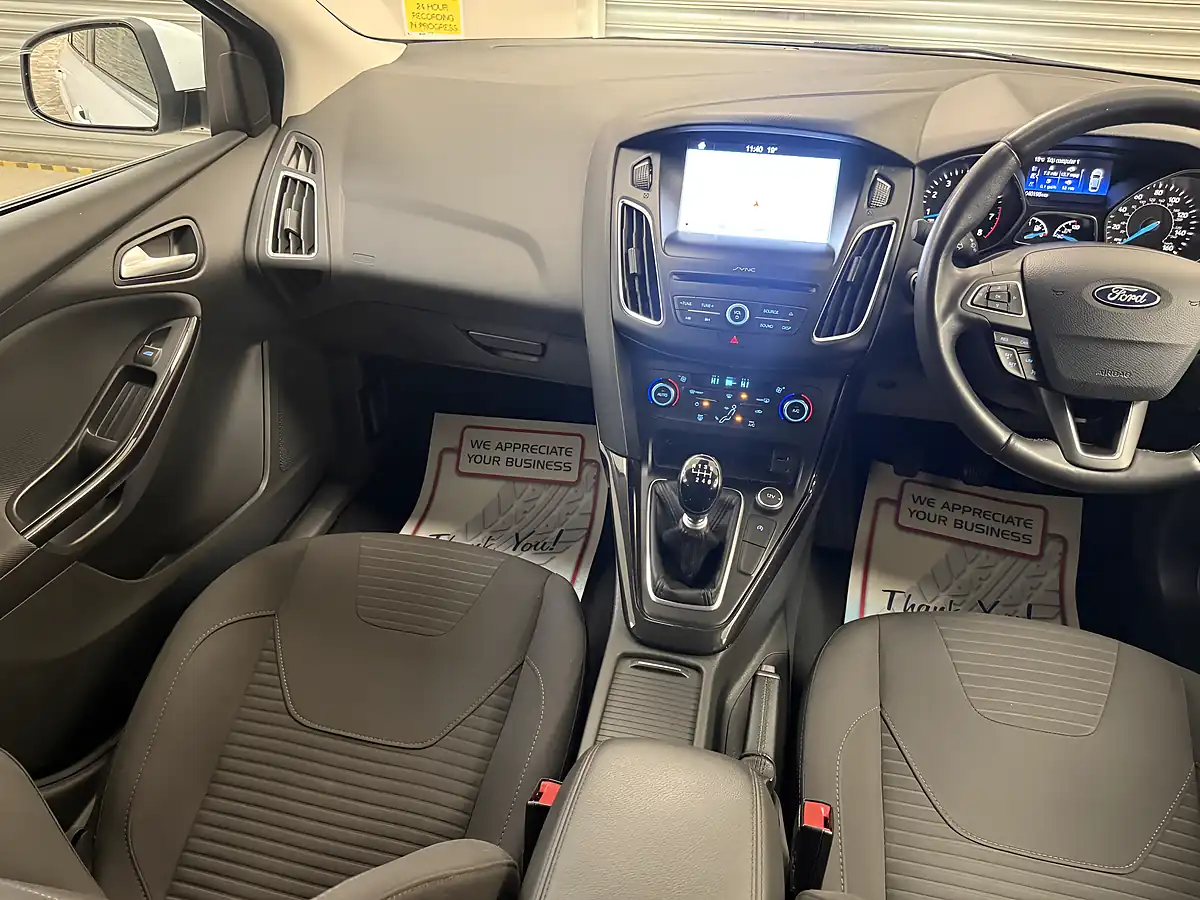 Used 2017 Ford Focus Titanium White - Interior and Exterior details 9