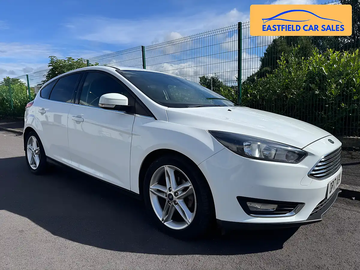 Used 2017 Ford Focus Titanium White - Front View