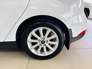Used 2017 Ford Focus Titanium White - Interior and Exterior details 11
