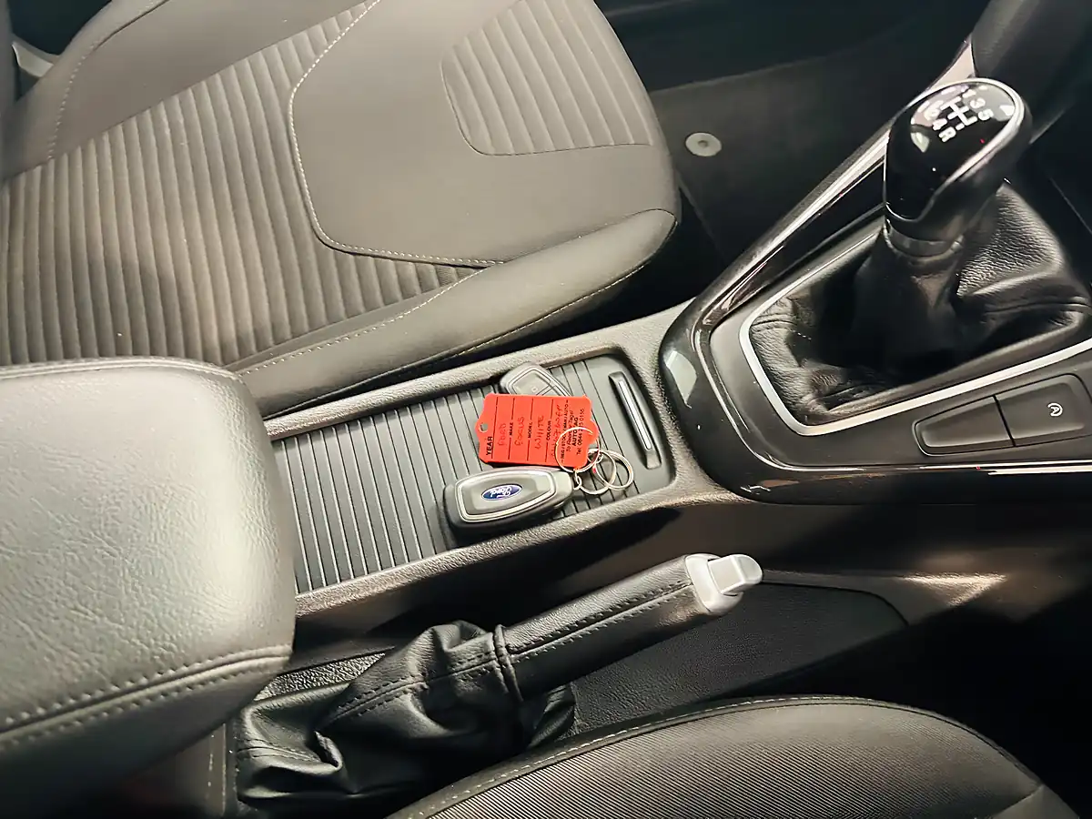 Used 2017 Ford Focus Titanium White - Interior and Exterior details 20