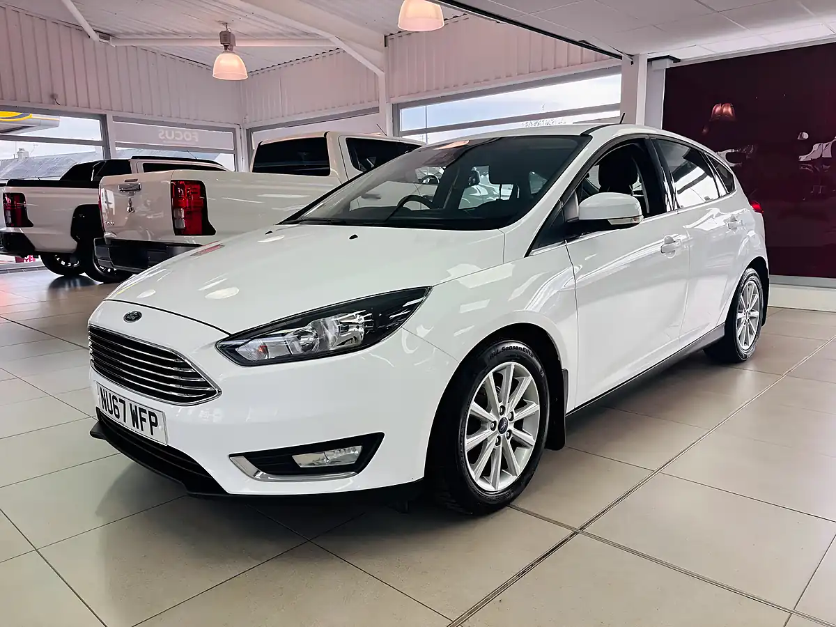 Used 2017 Ford Focus Titanium White - Interior and Exterior details 3
