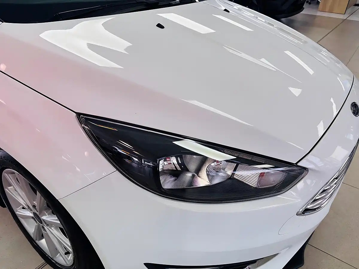 Used 2017 Ford Focus Titanium White - Interior and Exterior details 8