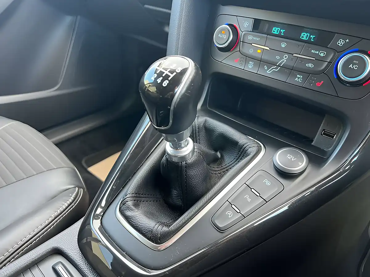 Used 2017 Ford Focus Titanium X Blue - Interior and Exterior details 10
