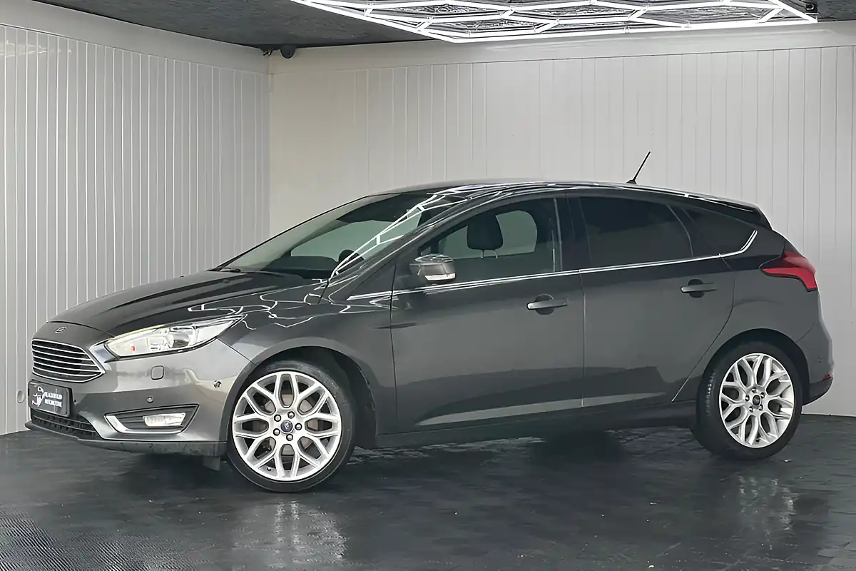 Used 2017 Ford Focus Titanium X Grey - Interior and Exterior details 6