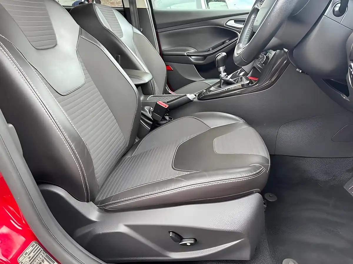 Used 2017 Ford Focus Titanium X Red - Interior and Exterior details 15