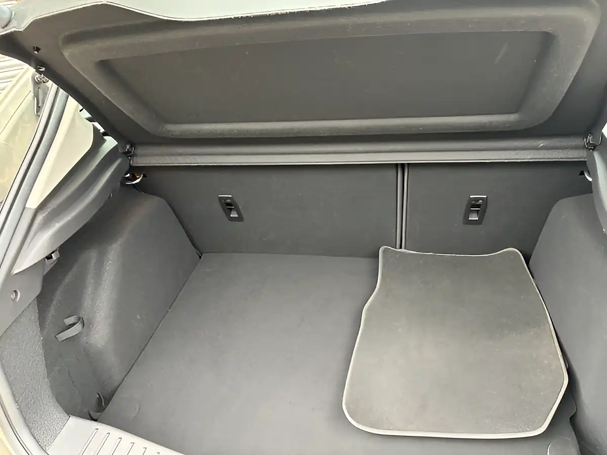 Used 2017 Ford Focus Titanium X Silver - Interior and Exterior details 17