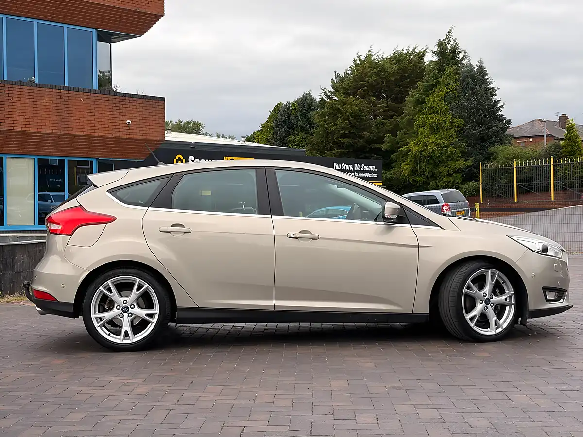 Used 2017 Ford Focus Titanium X Silver - Interior and Exterior details 6