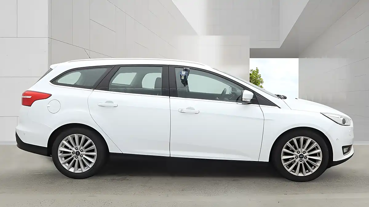 Used 2017 Ford Focus Titanium X White - Interior and Exterior details 5