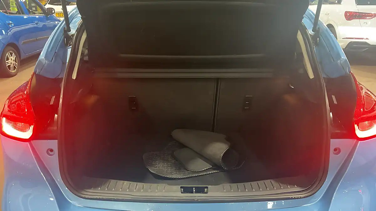 Used 2017 Ford Focus Zetec Blue - Interior and Exterior details 9