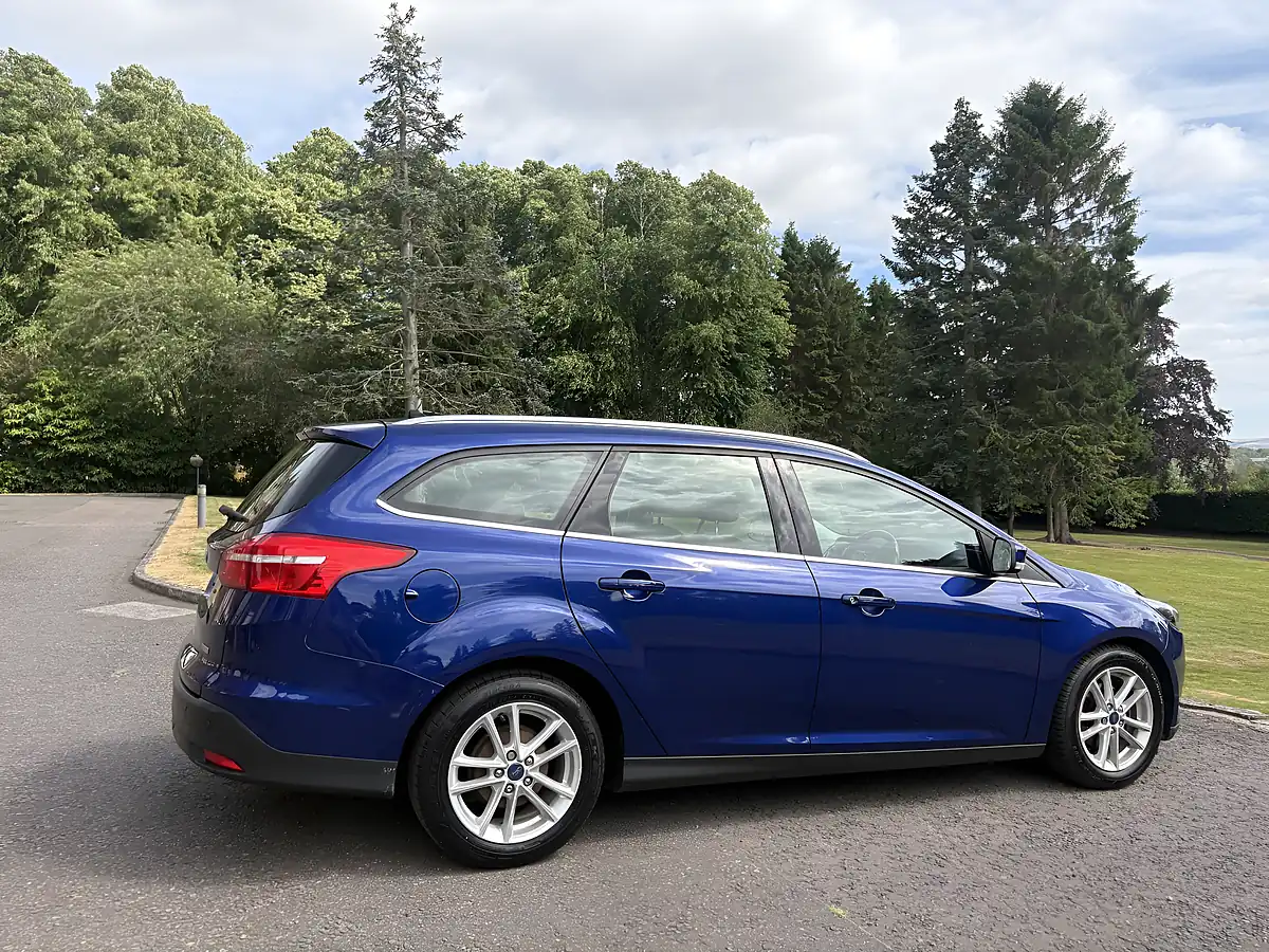 Used 2017 Ford Focus Zetec Blue - Interior and Exterior details 16
