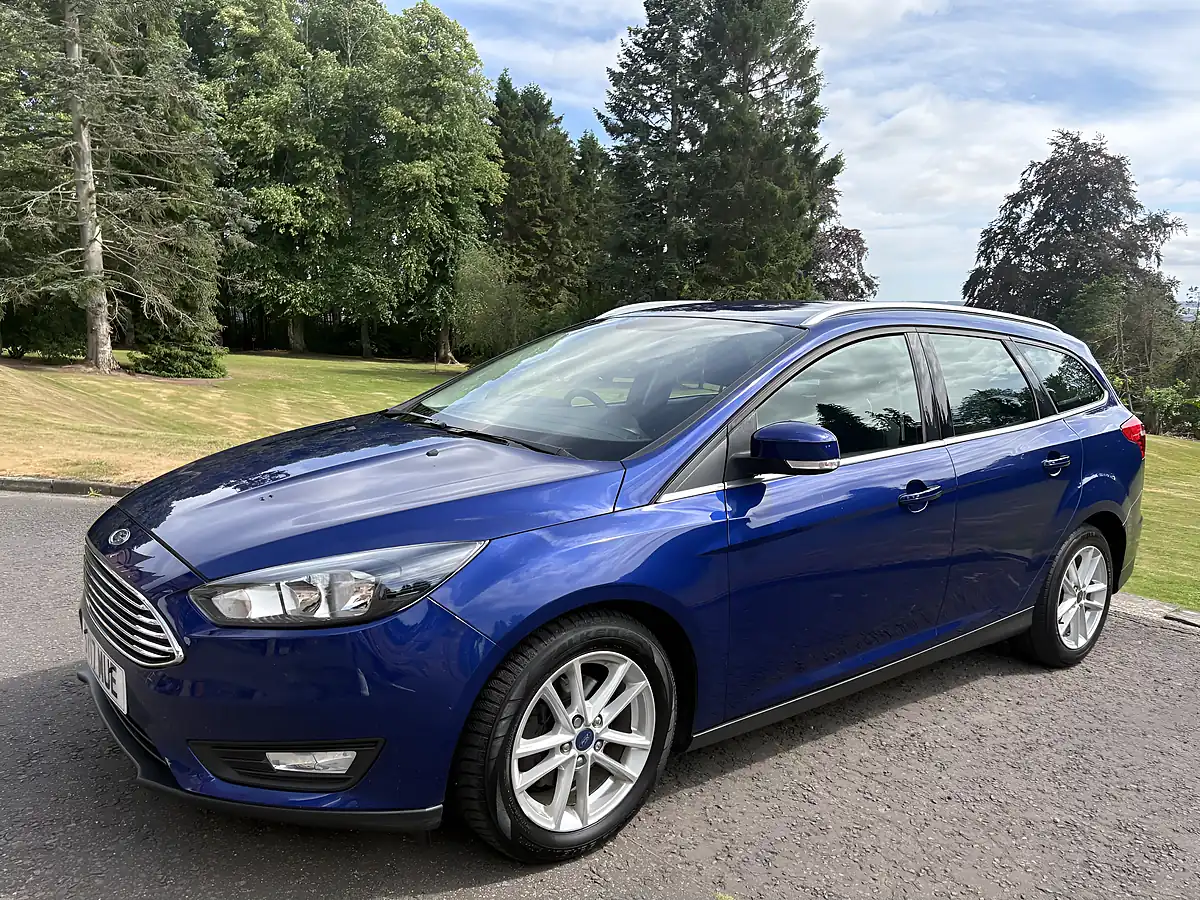 Used 2017 Ford Focus Zetec Blue - Interior and Exterior details 6