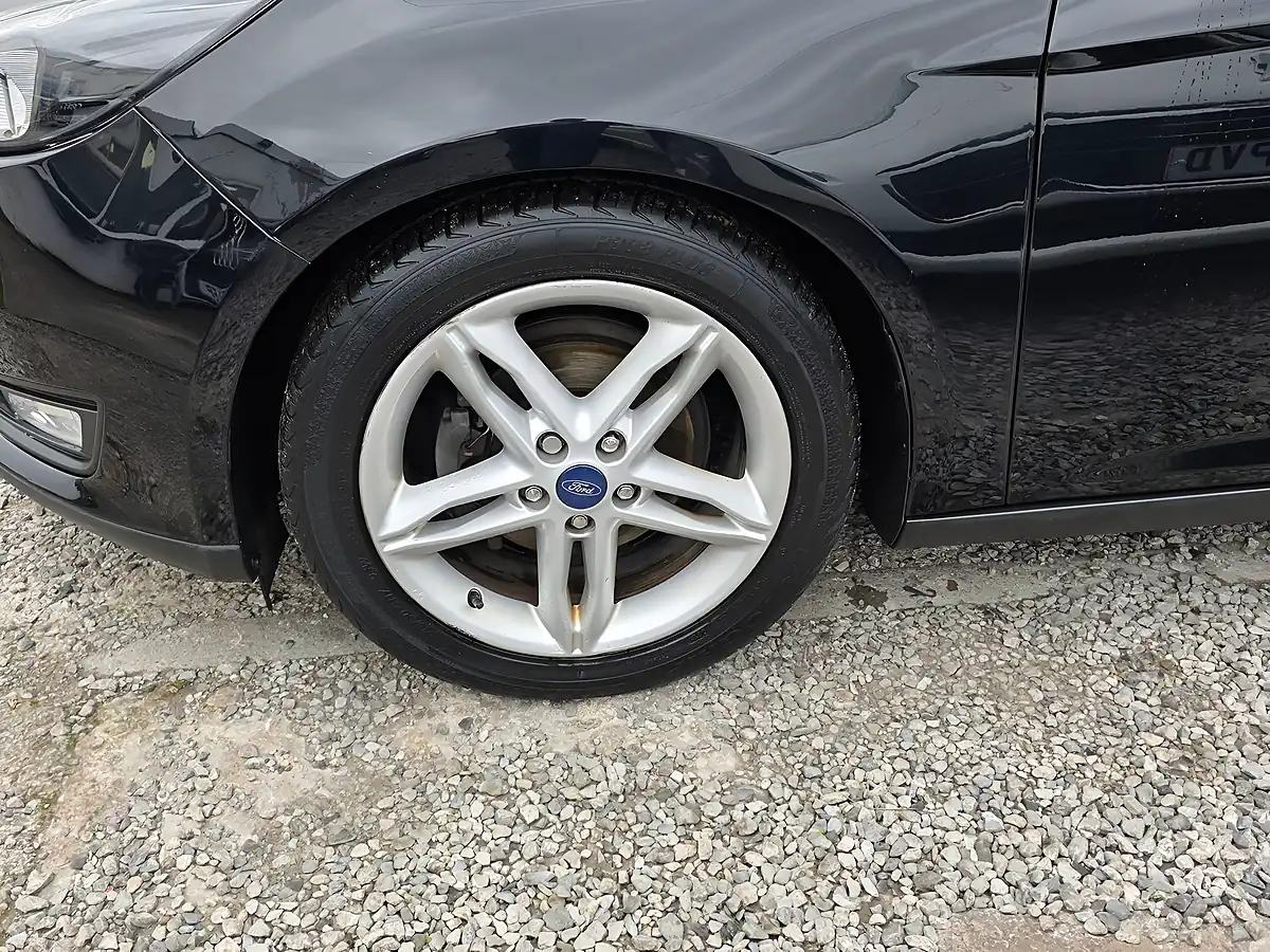 Used 2017 Ford Focus Zetec Edition Black - Interior and Exterior details 13