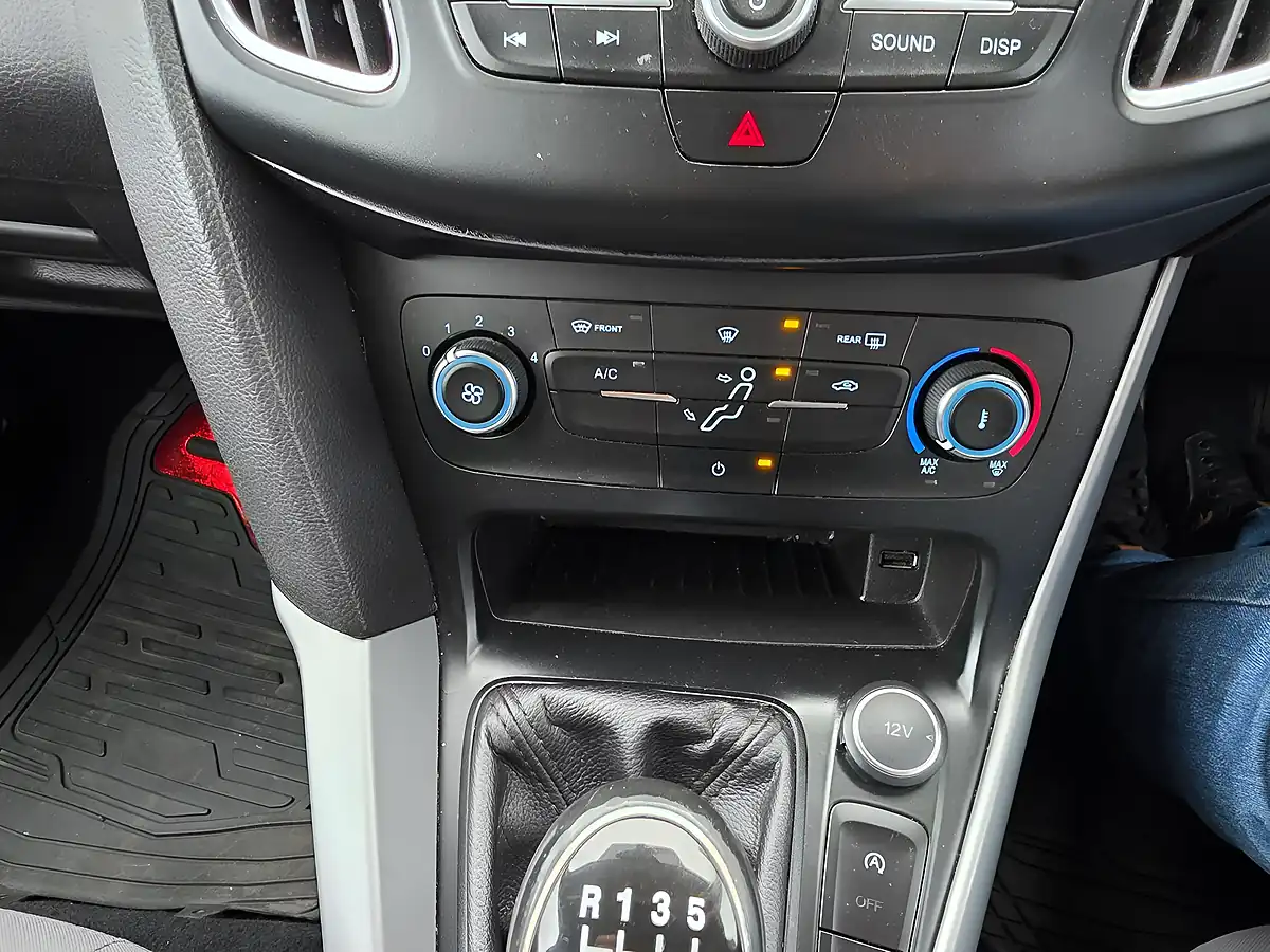 Used 2017 Ford Focus Zetec Edition Black - Interior and Exterior details 17
