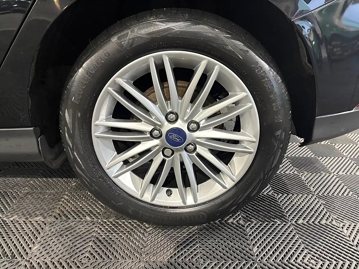 Used 2017 Ford Focus Zetec Edition Black - Interior and Exterior details 19