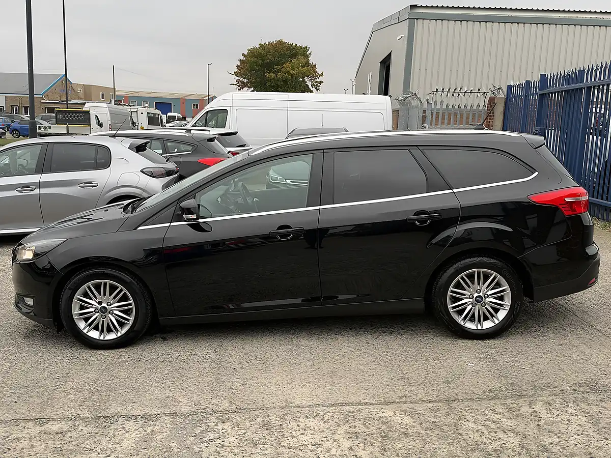 Used 2017 Ford Focus Zetec Edition Black Metallic - Interior and Exterior details 13