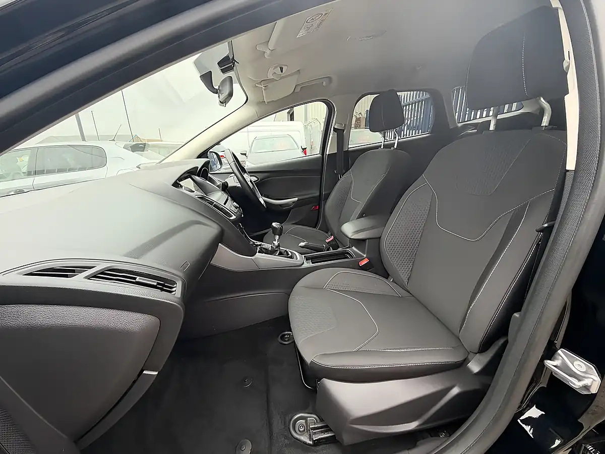 Used 2017 Ford Focus Zetec Edition Black Metallic - Interior and Exterior details 6
