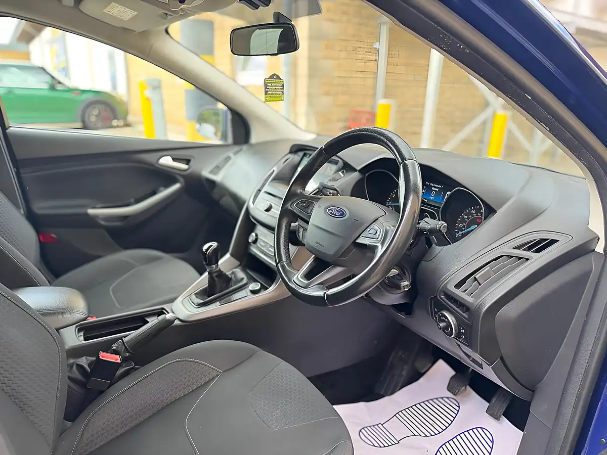 Used 2017 Ford Focus Zetec Edition Blue - Interior and Exterior details 6