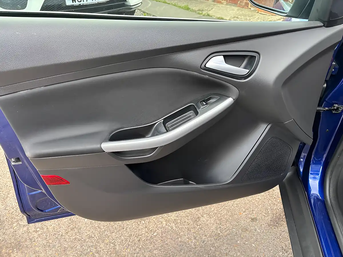 Used 2017 Ford Focus Zetec Edition Blue - Interior and Exterior details 13