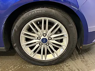 Used 2017 Ford Focus Zetec Edition Blue - Interior and Exterior details 14