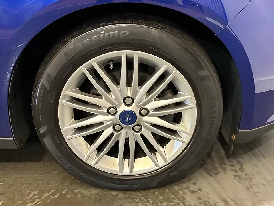 Used 2017 Ford Focus Zetec Edition Blue - Interior and Exterior details 14