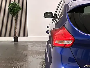 Used 2017 Ford Focus Zetec Edition Blue - Interior and Exterior details 17